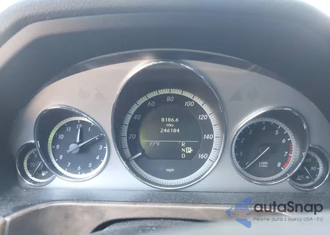 2011 Mercedes-Benz E 350 4Matic z USA, uszkodzony, nr VIN WDDHF8HB9BA439948